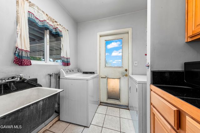 3111 W Avenue L 6, Lancaster, CA 93536