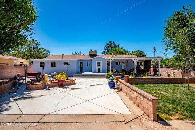 3111 W Avenue L 6, Lancaster, CA 93536