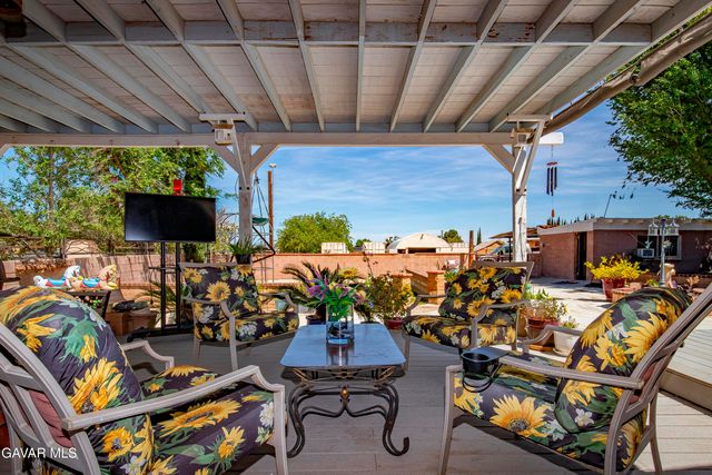 3111 W Avenue L 6, Lancaster, CA 93536