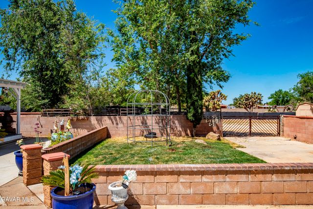 3111 W Avenue L 6, Lancaster, CA 93536