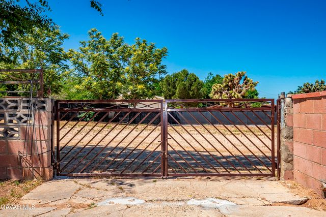 3111 W Avenue L 6, Lancaster, CA 93536