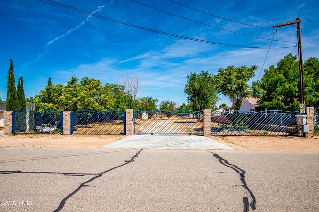 3111 W Avenue L 6, Lancaster, CA 93536