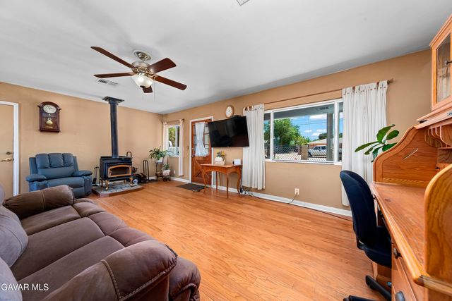 3111 W Avenue L 6, Lancaster, CA 93536