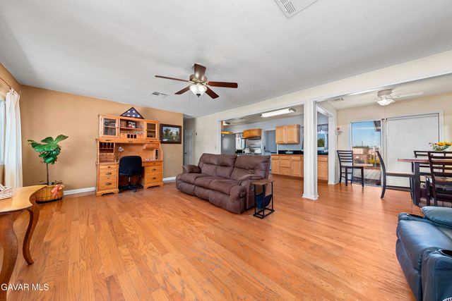 3111 W Avenue L 6, Lancaster, CA 93536