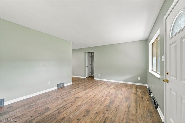 306 E State Street, Barberton, OH 44203