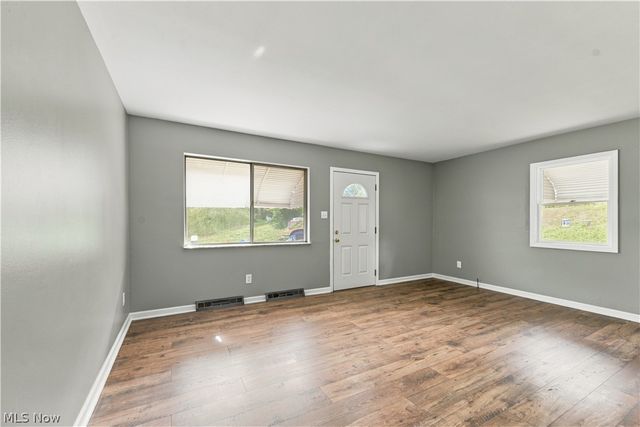 306 E State Street, Barberton, OH 44203