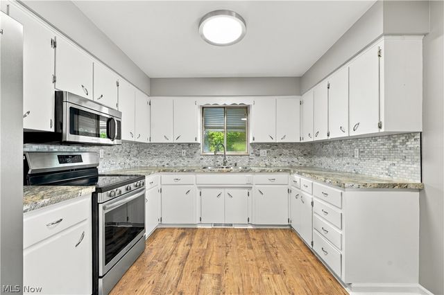 306 E State Street, Barberton, OH 44203