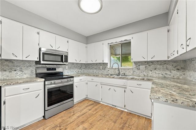 306 E State Street, Barberton, OH 44203