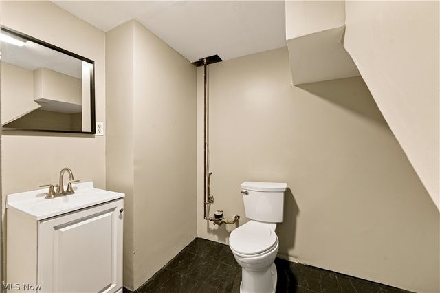 306 E State Street, Barberton, OH 44203
