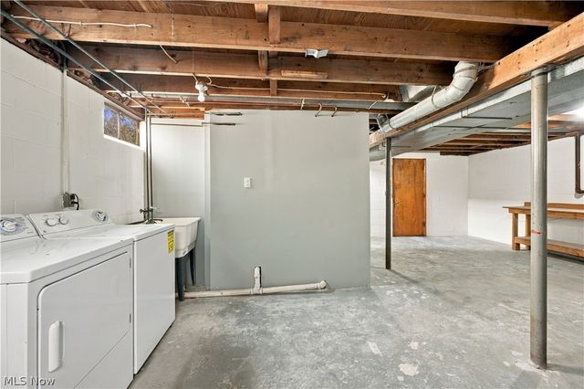 306 E State Street, Barberton, OH 44203