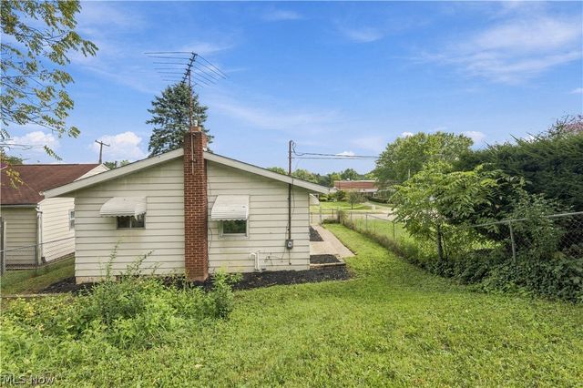 306 E State Street, Barberton, OH 44203
