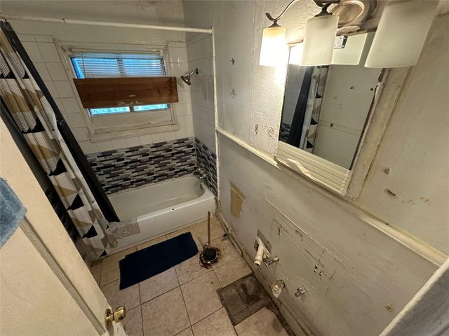 5330 Willow Glen Drive, Houston, TX 77033