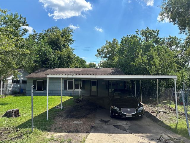 5330 Willow Glen Drive, Houston, TX 77033