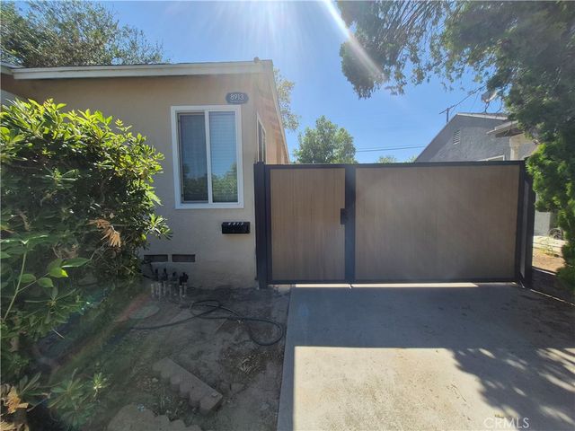 8913 Rathburn Avenue, Northridge, CA 91325
