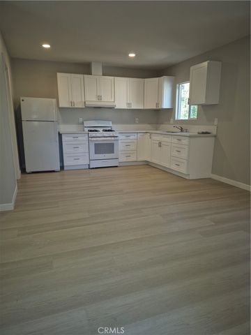 8913 Rathburn Avenue, Northridge, CA 91325
