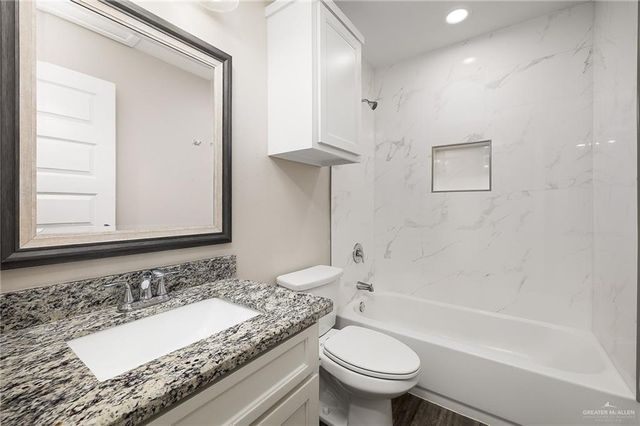 1305 Alta Vista Drive 4, Weslaco, TX 78596