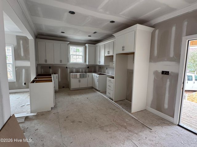 606 Cuddy Wynd Place, Swansboro, NC 28584