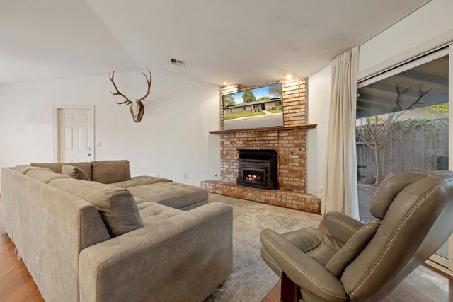 601 Oakshire Ave, Modesto, CA 95354