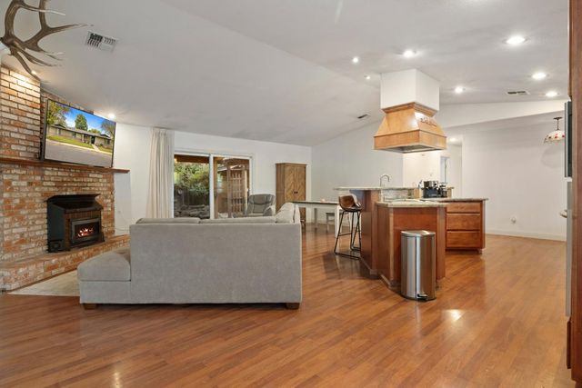 601 Oakshire Ave, Modesto, CA 95354