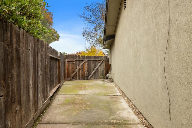 601 Oakshire Ave, Modesto, CA 95354