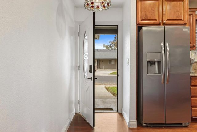 601 Oakshire Ave, Modesto, CA 95354