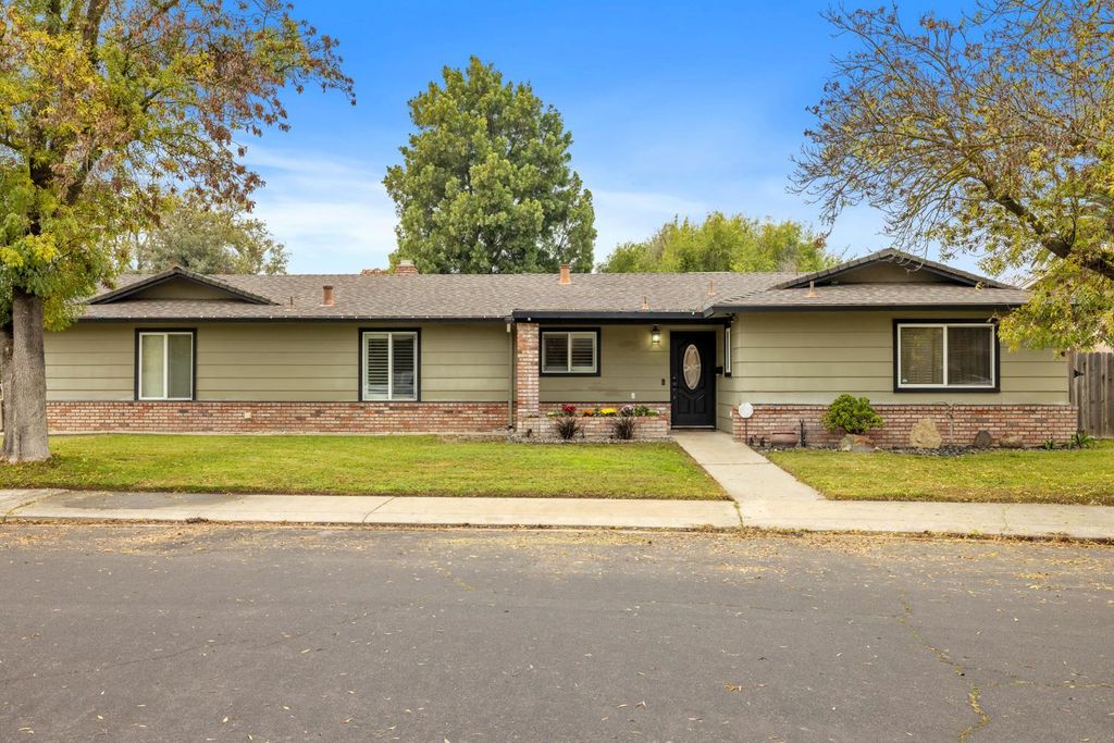 601 Oakshire Ave, Modesto, CA 95354