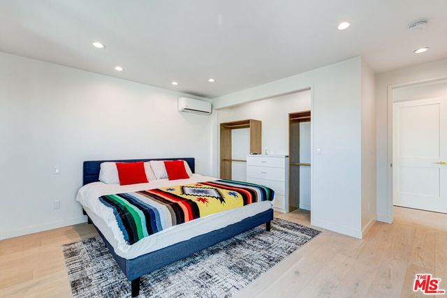 12153 E Palms Boulevard, Los Angeles, CA 90066