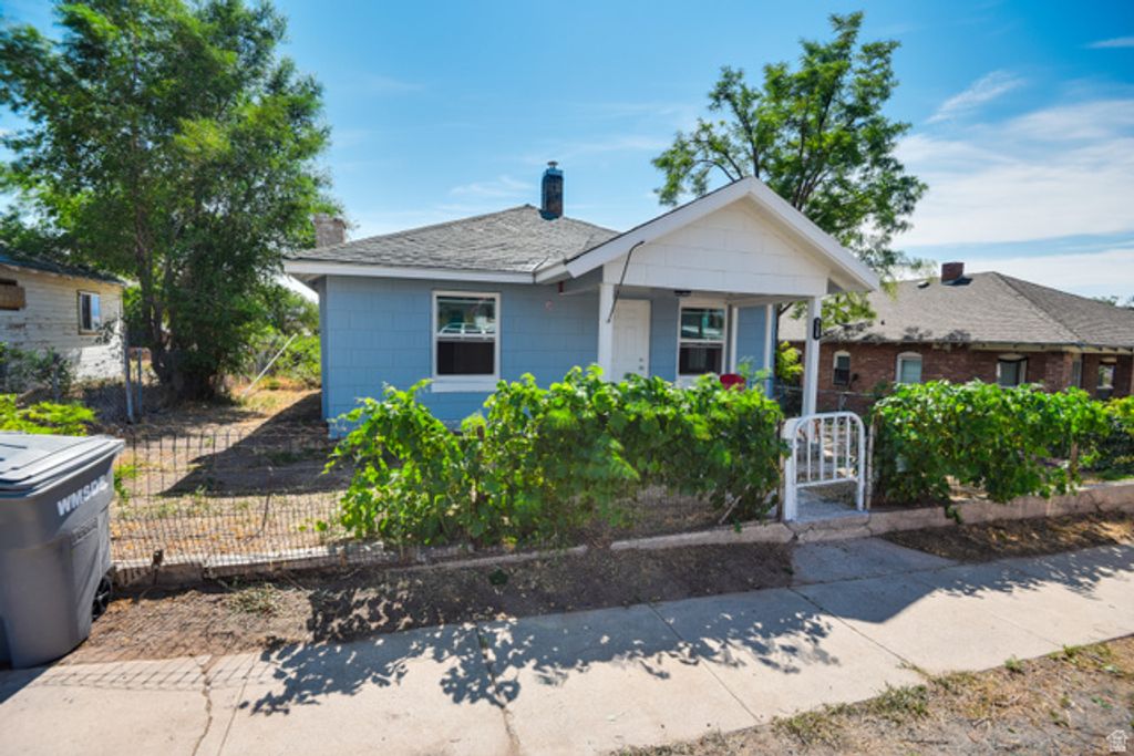 735 S 400 W, Milford, UT 84751