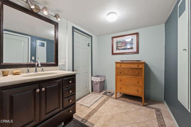 939 Laurel Road, Santa Paula, CA 93060