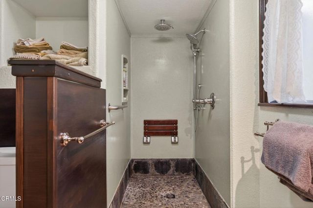 939 Laurel Road, Santa Paula, CA 93060