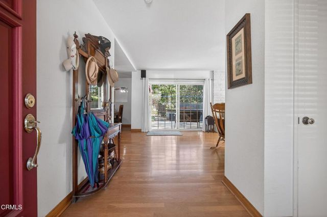 939 Laurel Road, Santa Paula, CA 93060