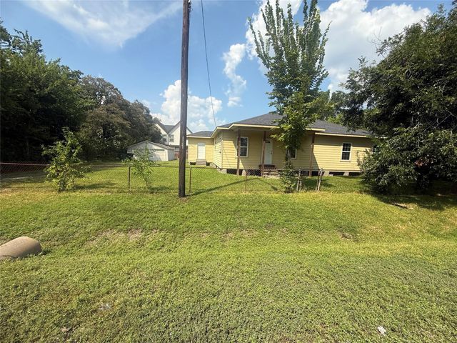 8033 Kenton Street, Houston, TX 77028
