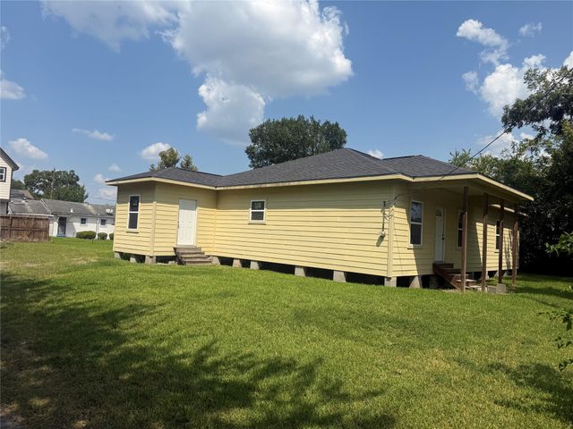 8033 Kenton Street, Houston, TX 77028