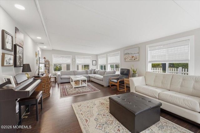 20 Le Lamentin Drive, Toms River, NJ 08757