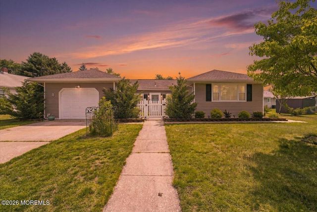 20 Le Lamentin Drive, Toms River, NJ 08757