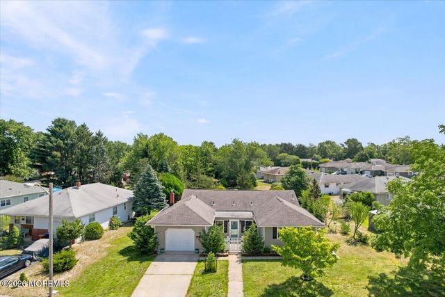 20 Le Lamentin Drive, Toms River, NJ 08757