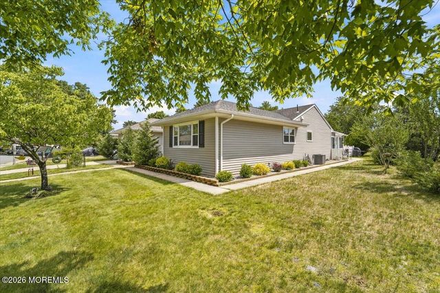 20 Le Lamentin Drive, Toms River, NJ 08757
