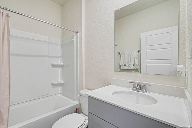 166 Hazy Glade Dr, Seguin, TX 78155