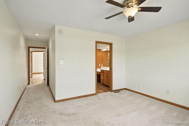 5661 Macintosh Drive, Bay City, MI 48706