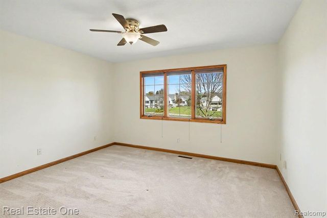 5661 Macintosh Drive, Bay City, MI 48706