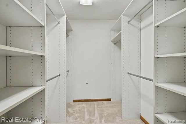 5661 Macintosh Drive, Bay City, MI 48706