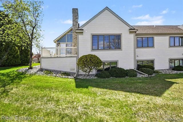 5661 Macintosh Drive, Bay City, MI 48706