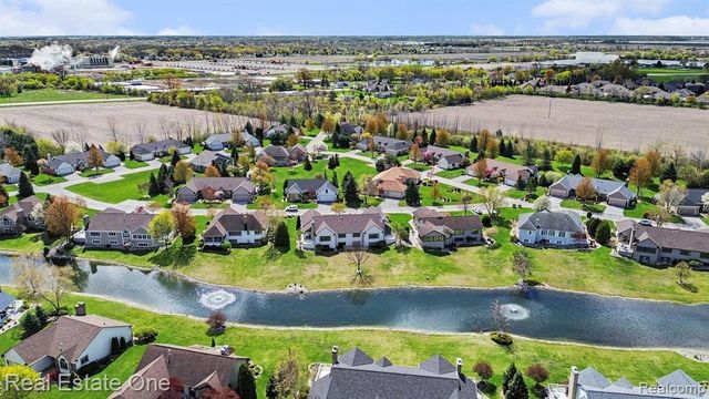 5661 Macintosh Drive, Bay City, MI 48706
