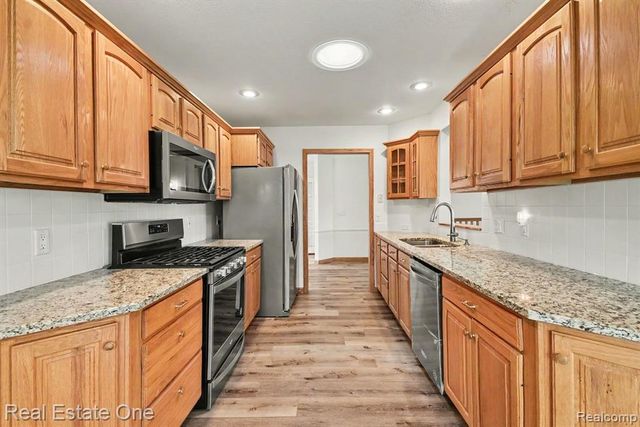 5661 Macintosh Drive, Bay City, MI 48706