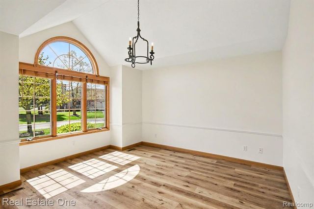 5661 Macintosh Drive, Bay City, MI 48706