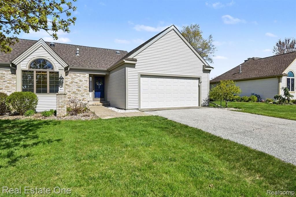 5661 Macintosh Drive, Bay City, MI 48706