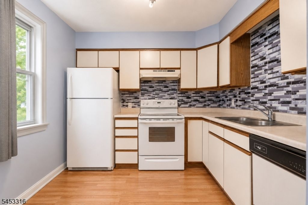 265 Rosa Parks Blvd, Paterson City, NJ 07501 — photo 2