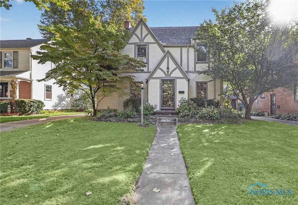 2924 Goddard Road, Toledo, OH 43606