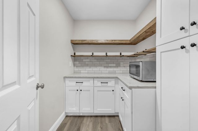 351 Hampshire Dr, Clarksville, TN 37043