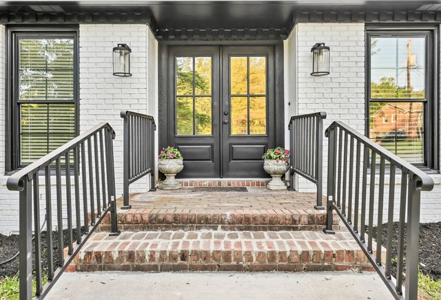 351 Hampshire Dr, Clarksville, TN 37043